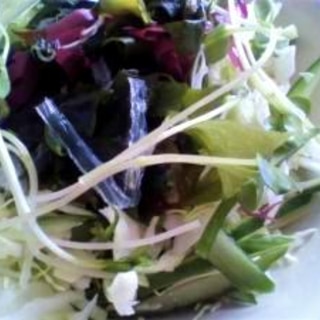 味噌ドレッシングの海藻サラダ